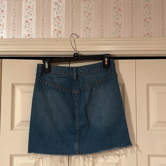 BDG sz XSmall Button Front Denim Skirt with Frayed Hem - Picture 3 of 5